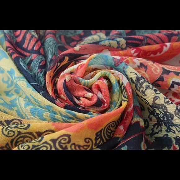 5⭐️Fave botanical Patchwork Fringe Scarf - Picture 4 of 4